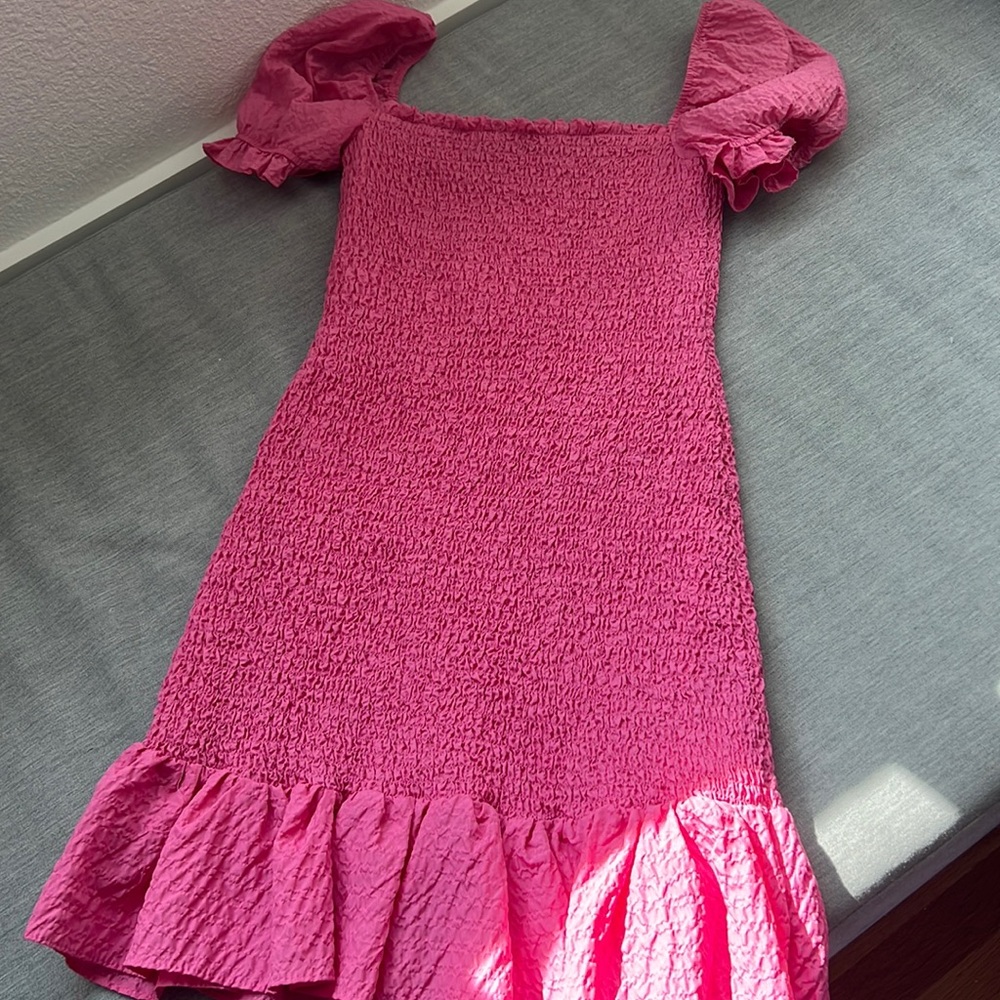 pink puffy sleeve zara dress